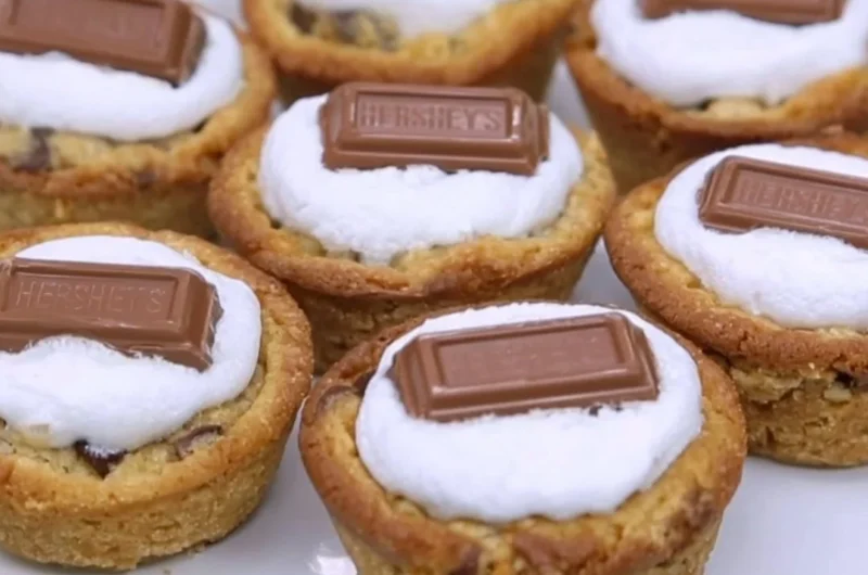 Delicious 4 Ingredient S’Mores Cookie Cups with chocolate and marshmallows