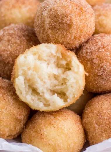 Delicious churros poppers served with chocolate dipping sauce.