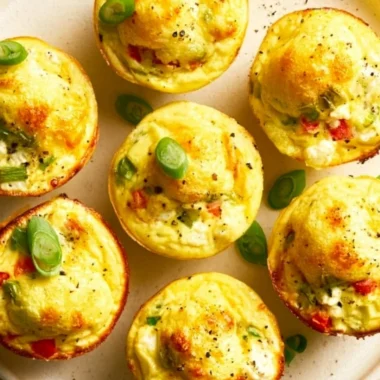 Delicious veggie muffins with eggs, perfect for a healthy breakfast or snack.